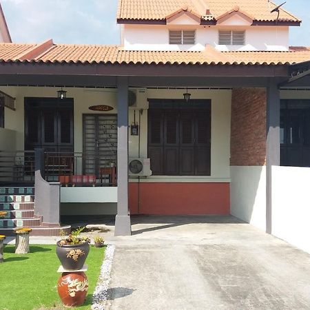 Teratakmuslim H'H Villa Malacca Kültér fotó